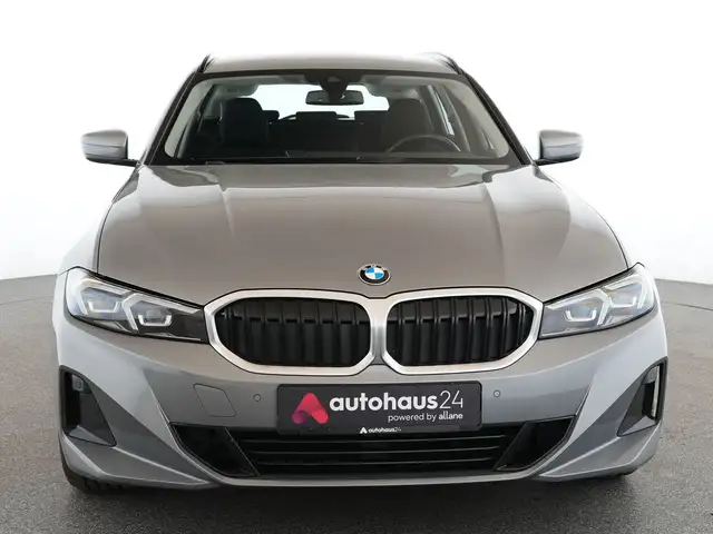 BMW 3 Series view 2