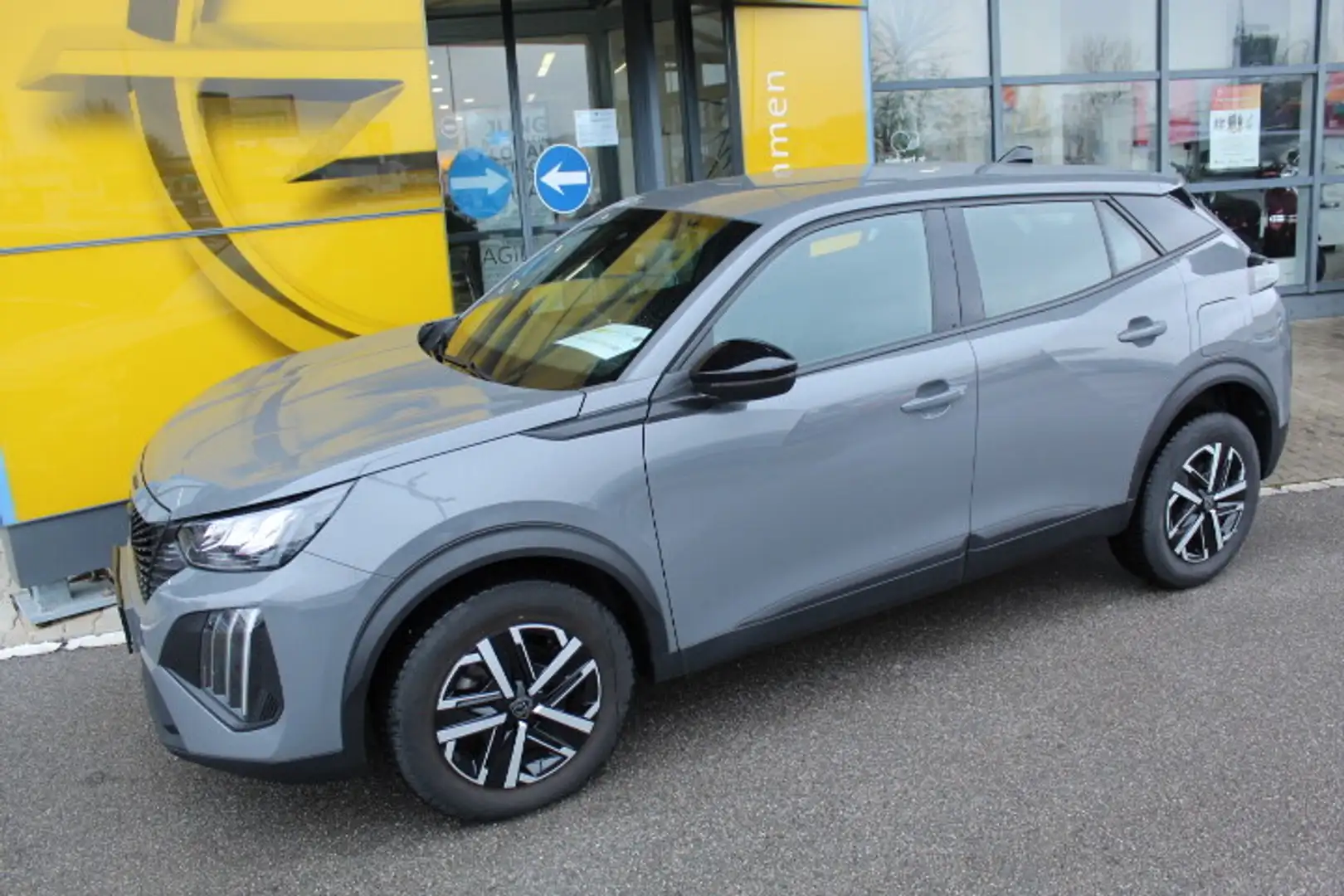 Peugeot 2008 PureTech 100 S&S Active 6-Gang-Manuell Grau - 2