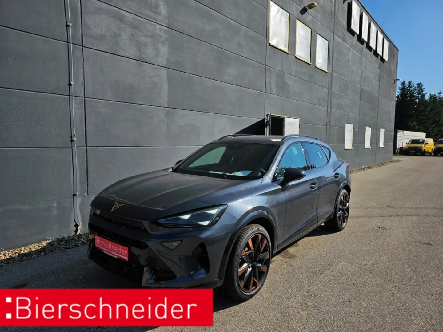 CUPRA Formentor 1.5 eTSI DSG SANDSTORM EDGE DYNAMIC PERFORMANCE IN Grau - 1