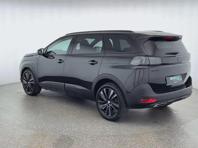 Peugeot 5008 view 5