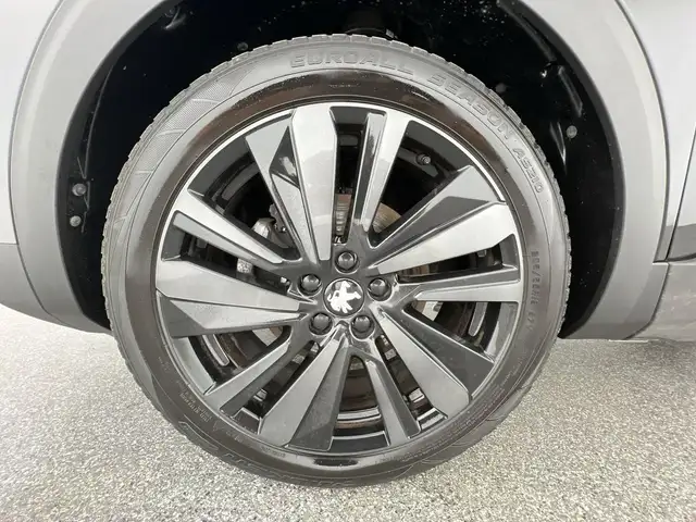 Peugeot 5008 view 6