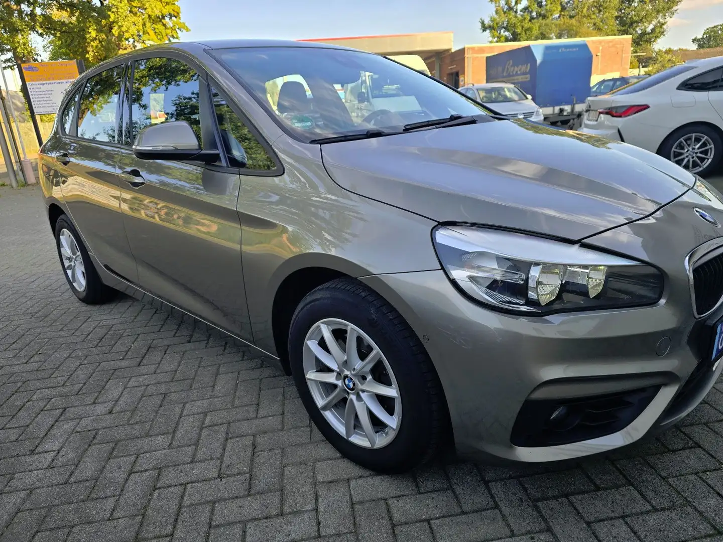 BMW 218 d Active Tourer Steptronic, Klima,PDC,E6,1H Plateado - 2