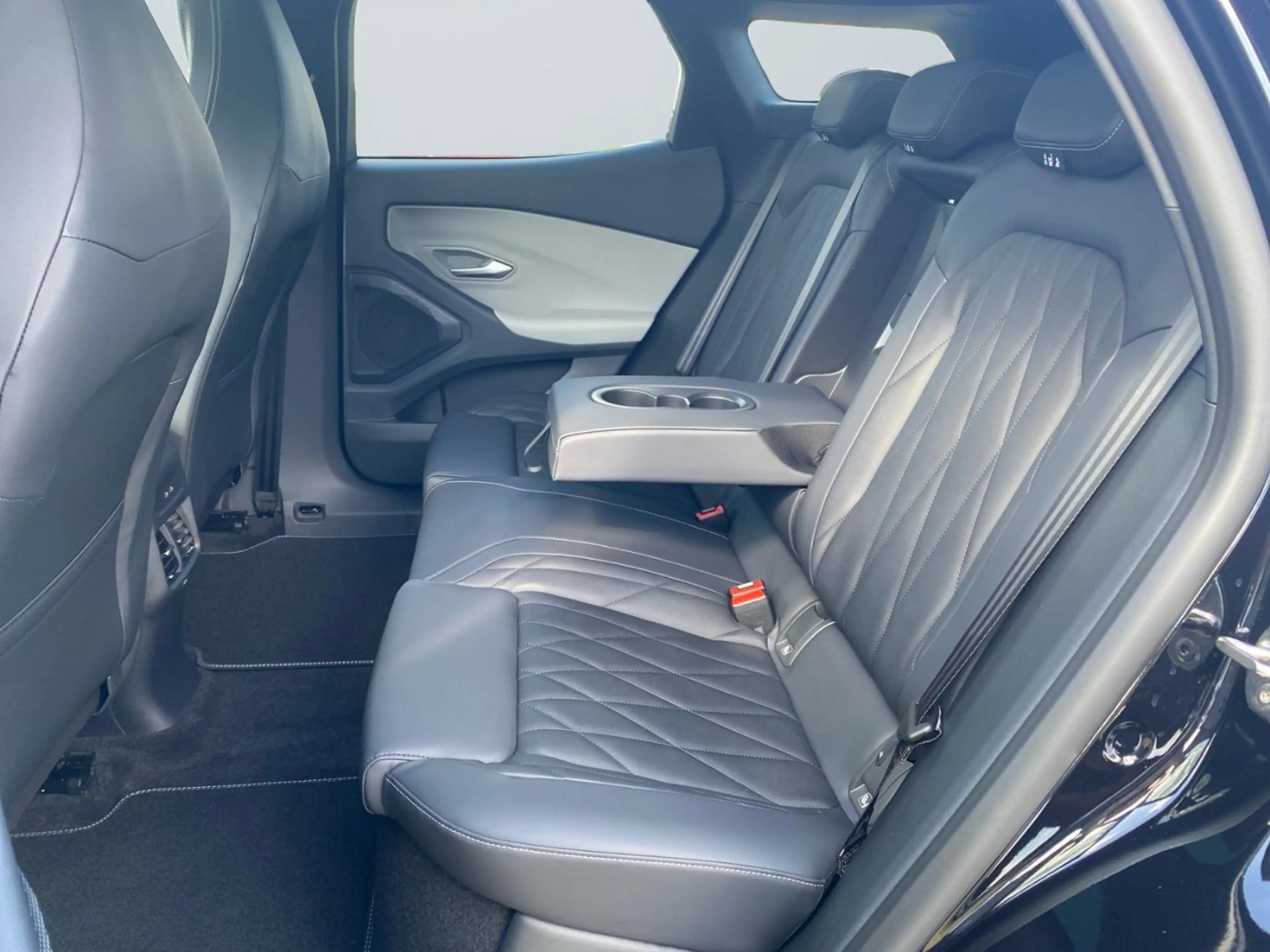 Ford Explorer Premium RWD Wärmepumpe+360-Grad-Kamera — photo 13
