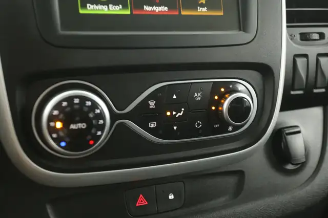 Renault Trafic view 15