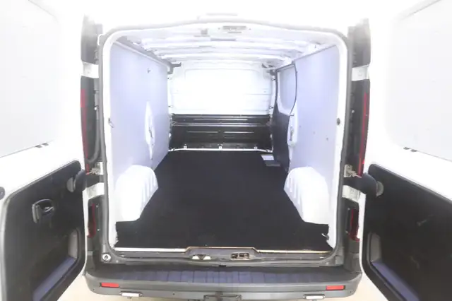 Renault Trafic view 3