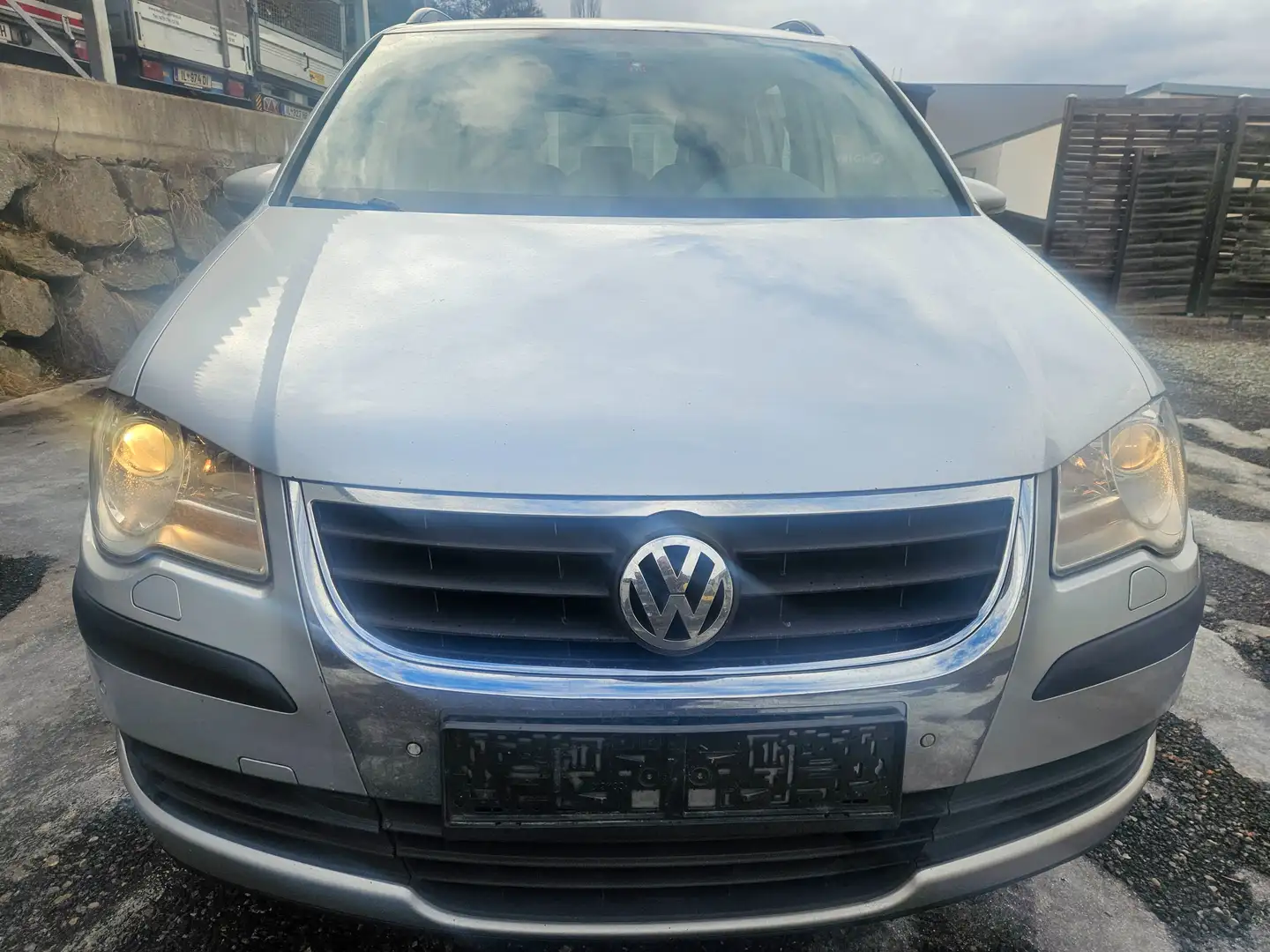 Volkswagen Touran 1,9TDI 66KW EURO5 TOP!!!FIX PREIS!!! Gris - 1