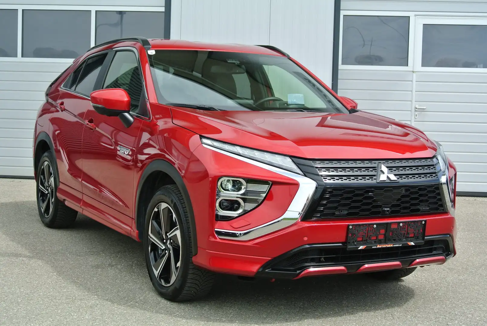 Mitsubishi Eclipse Cross 2.4 PHEV Top Hybrid 4WD Aut. * LEDER *KAMERA * LED Rot - 1