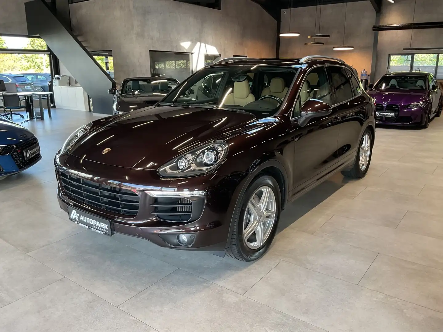 Porsche Cayenne AHK Leder Navi Pano Luftf. BOSE Maro - 1