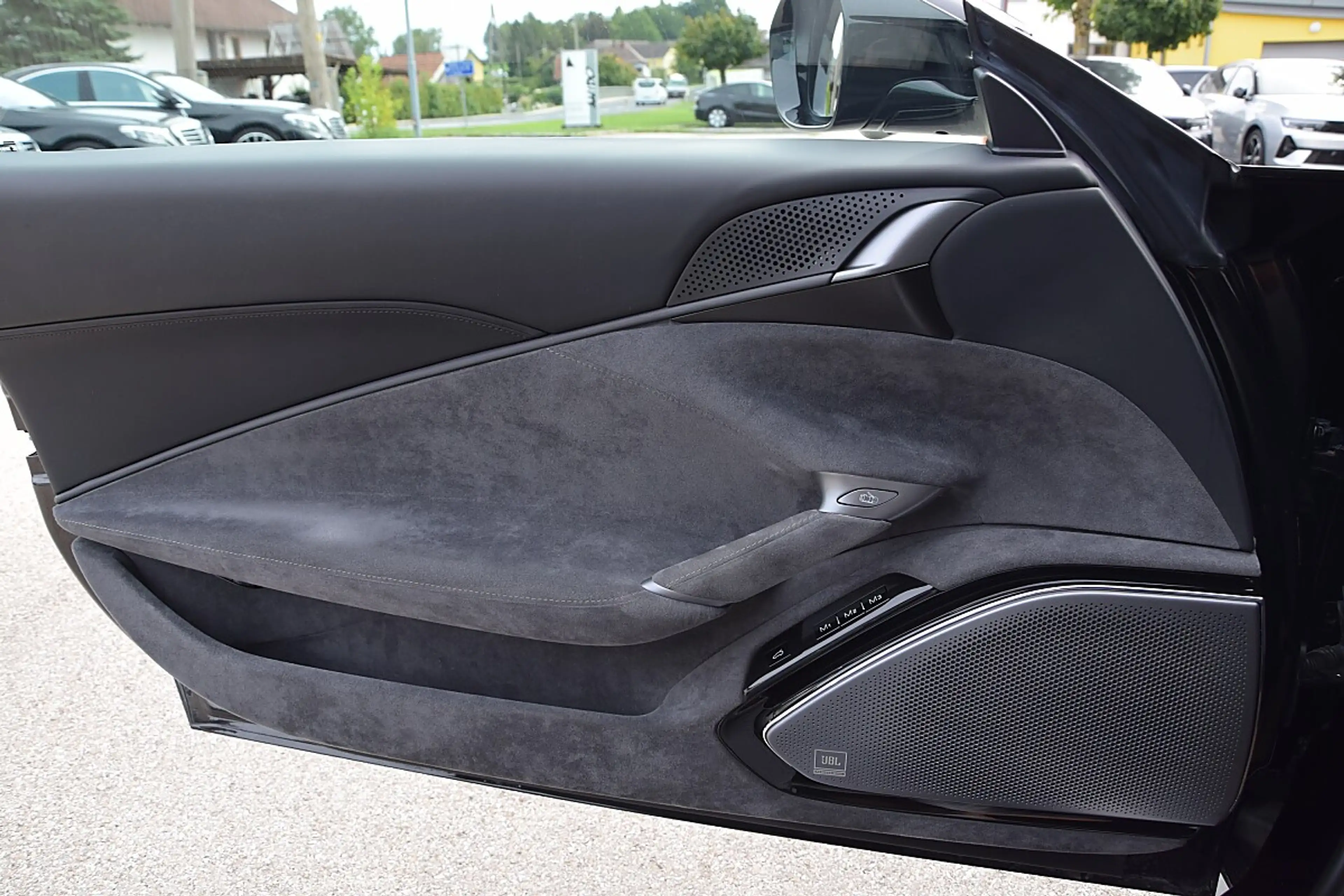 Ferrari Roma Coupe *Surround View*Alcantara*Matrix LED*Magne... — photo 12
