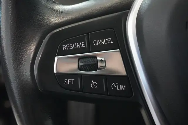 BMW 3 Series view 12