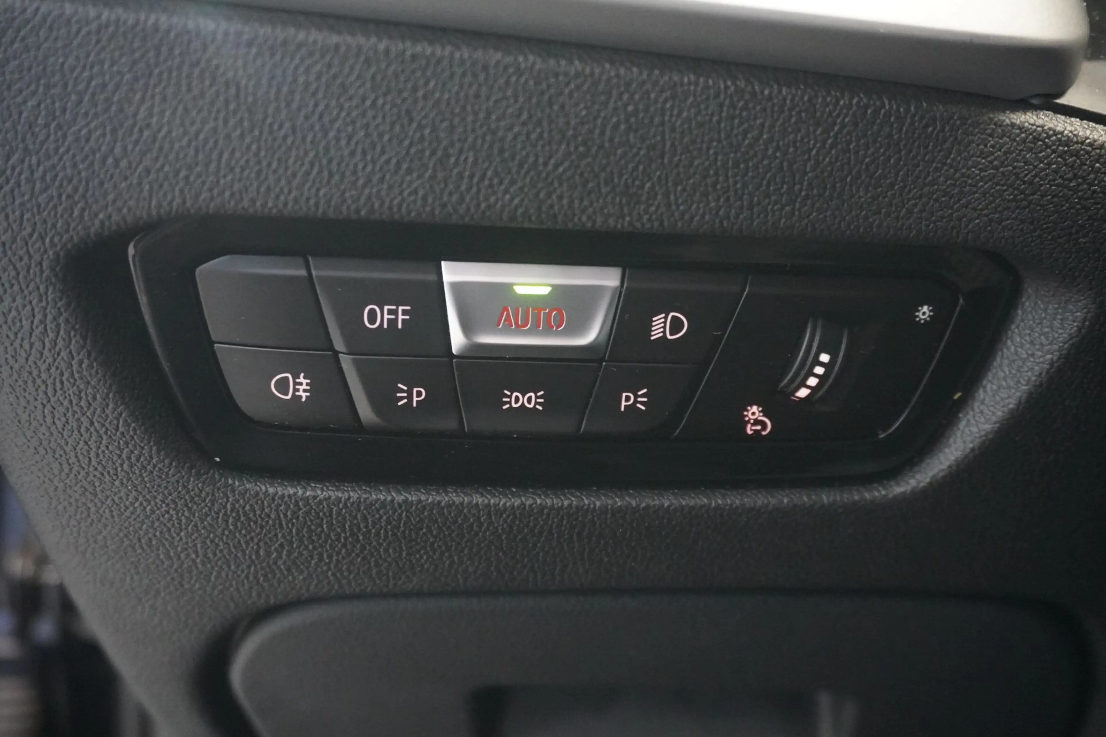 BMW 316 d 48 V Touring Aut. Virtual/Navi/LED/PDC — photo 14