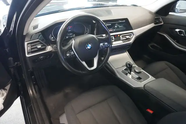 BMW 3 Series view 7