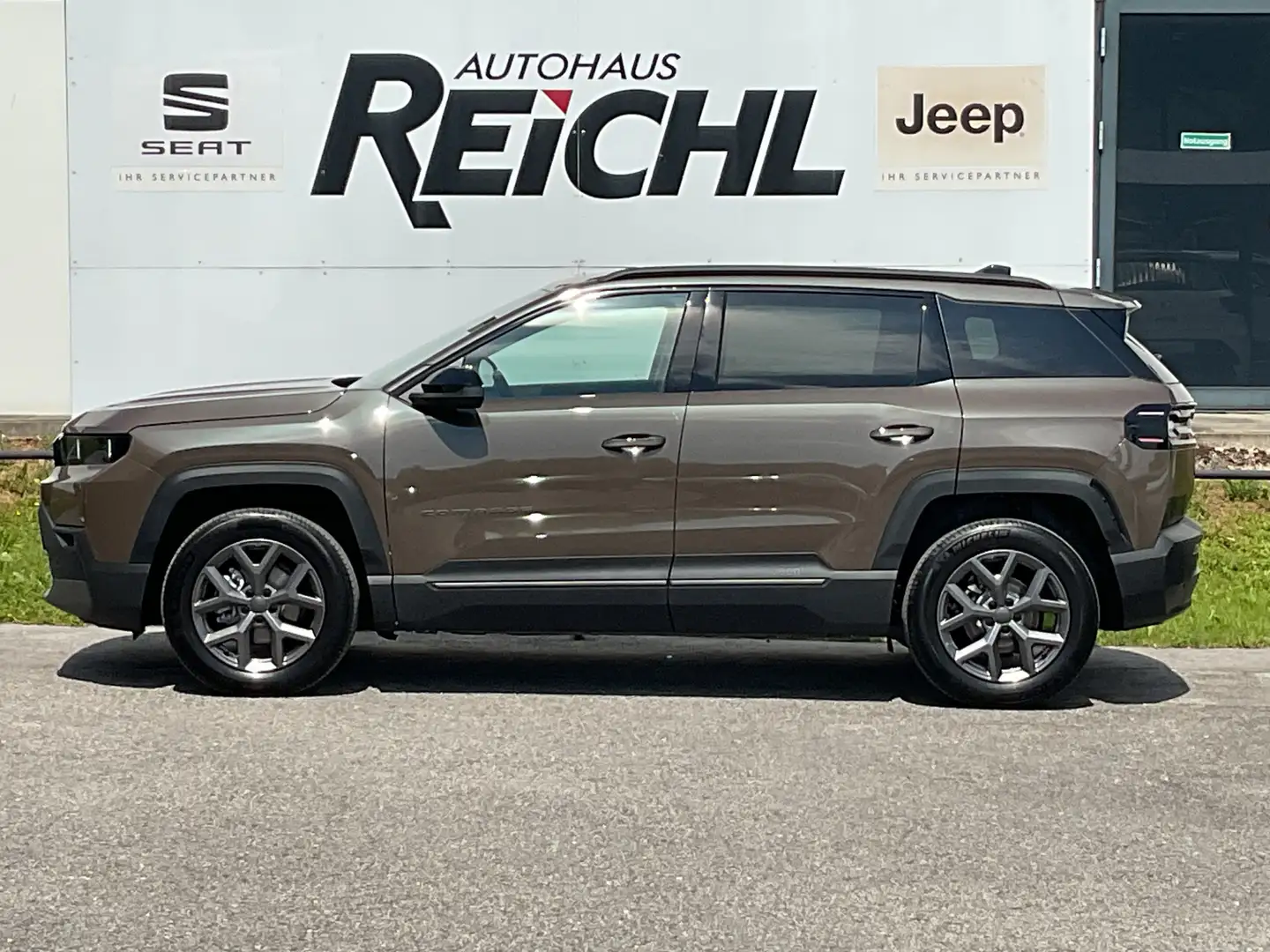 Jeep Compass 1,2 eDCT 107 kW First Edition Braun - 1