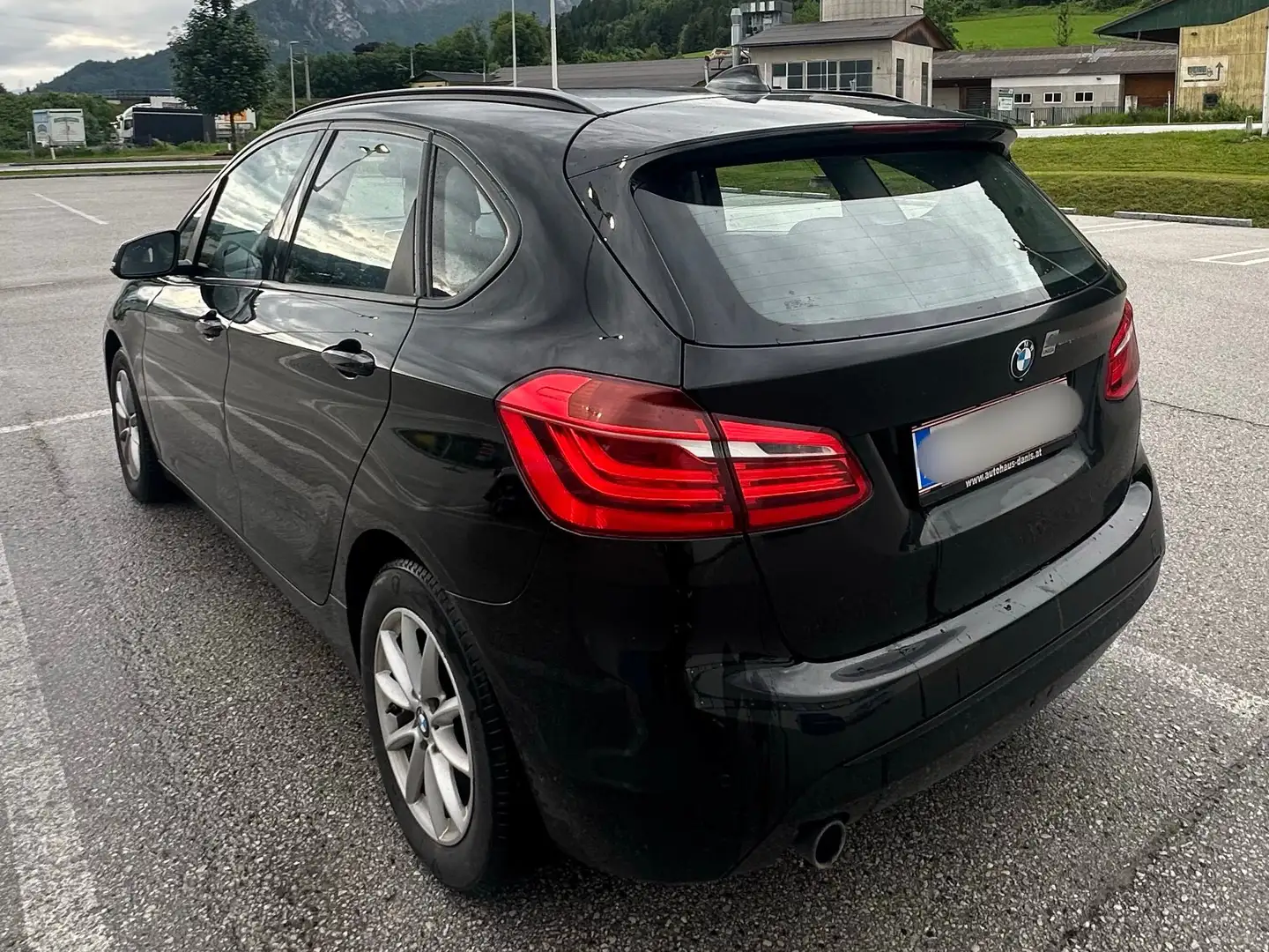 BMW 216 216d Active Tourer Sport Line Schwarz - 2