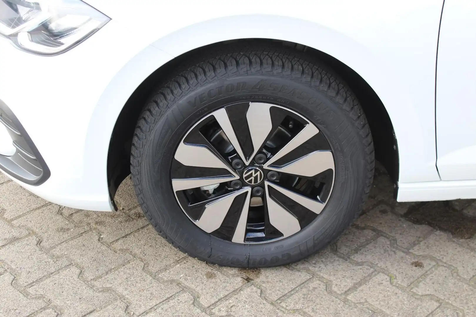 Volkswagen Polo Goal 1.0 TSI Goal ACC Kamera Ganzjahresreif Weiß - 2