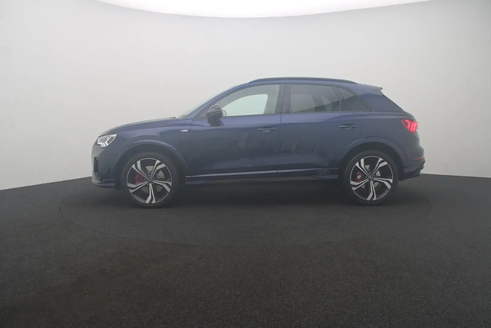 Audi Q3 40 TFSI quattro S line LED Navi Pano Blau - 2