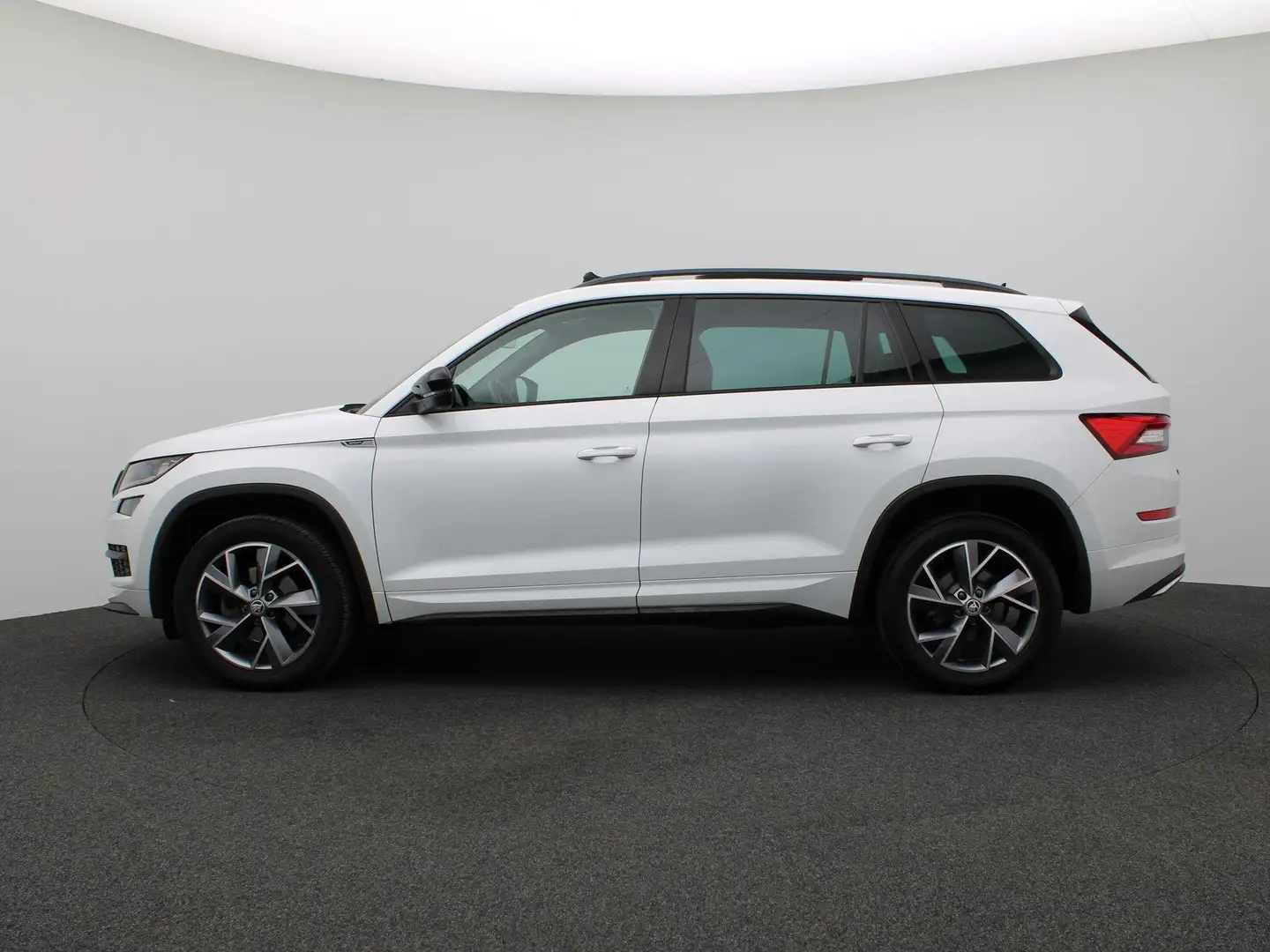 Skoda Kodiaq 1.5 TSI Sportline Business 7p. 150PK DSG Pano-Schu Wit - 2