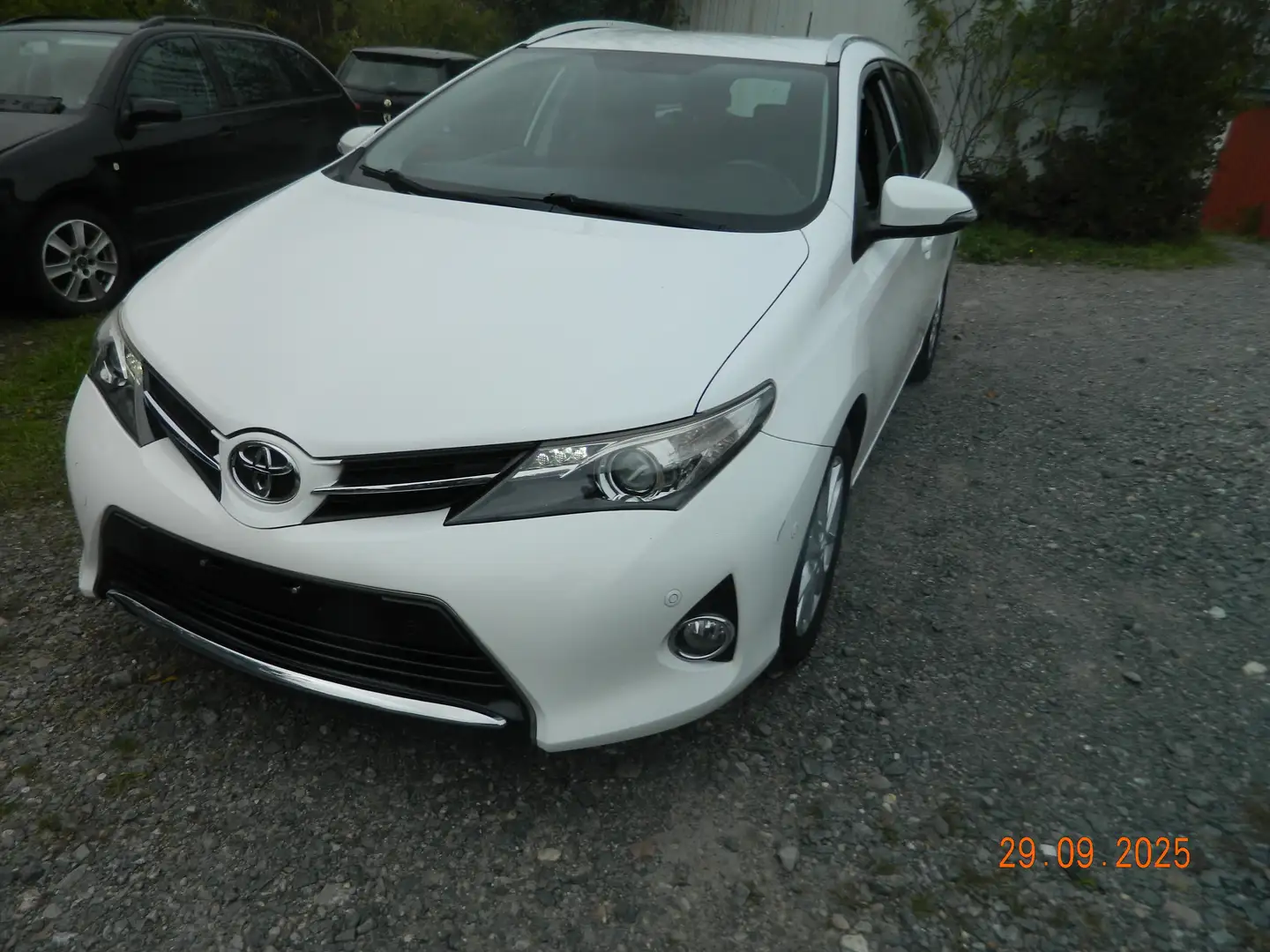 Toyota Auris Life+ Weiß - 1