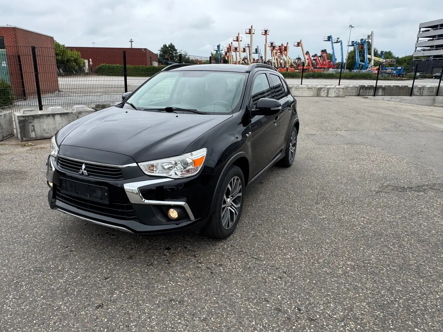 Mitsubishi ASX 1,6 4wd Nero - 1