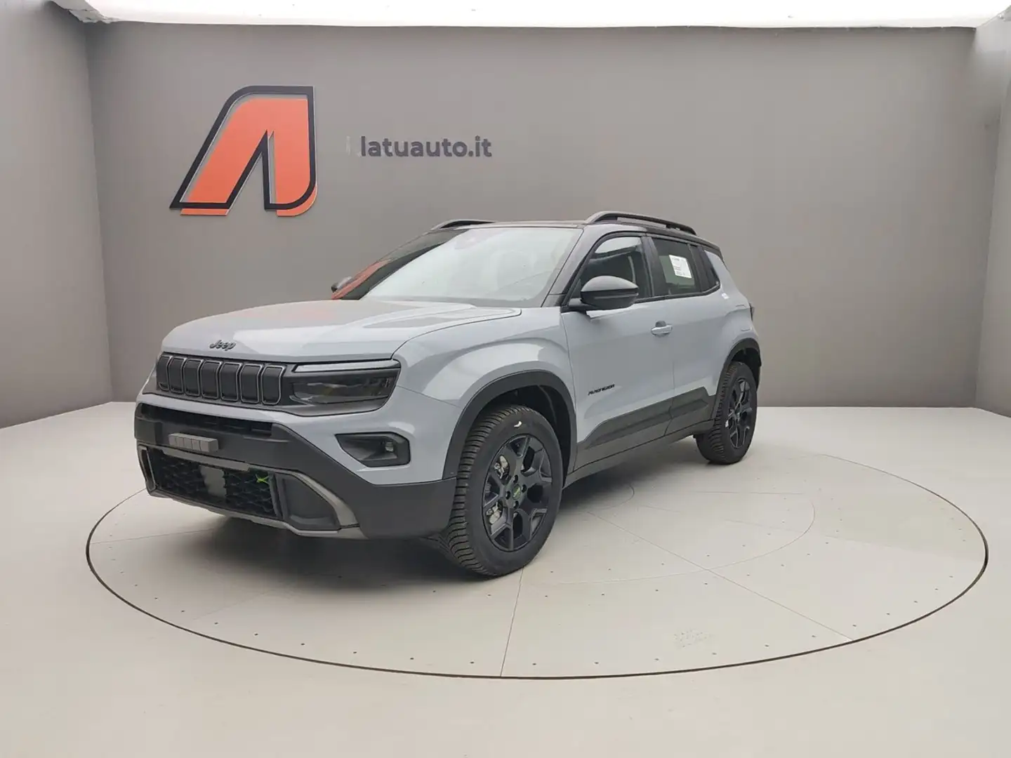 Jeep Avenger 1.2 E-HYBRID 136CV UPLAND 4XE EDCT6 Grey - 2