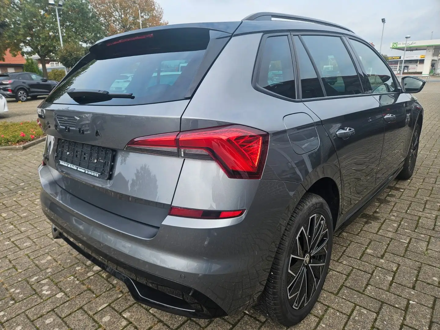 Skoda Kamiq Monte Carlo AHK PANO ACC KAM SHZ Grau - 2