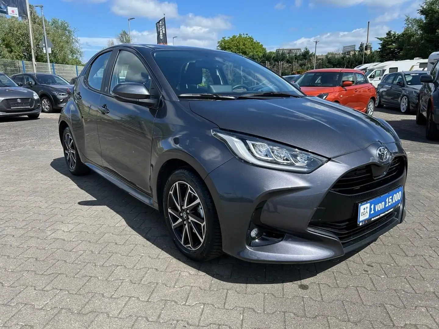 Toyota Yaris 1.5 VVT-iE Team D Aut. Cam.SHZ Gris - 2