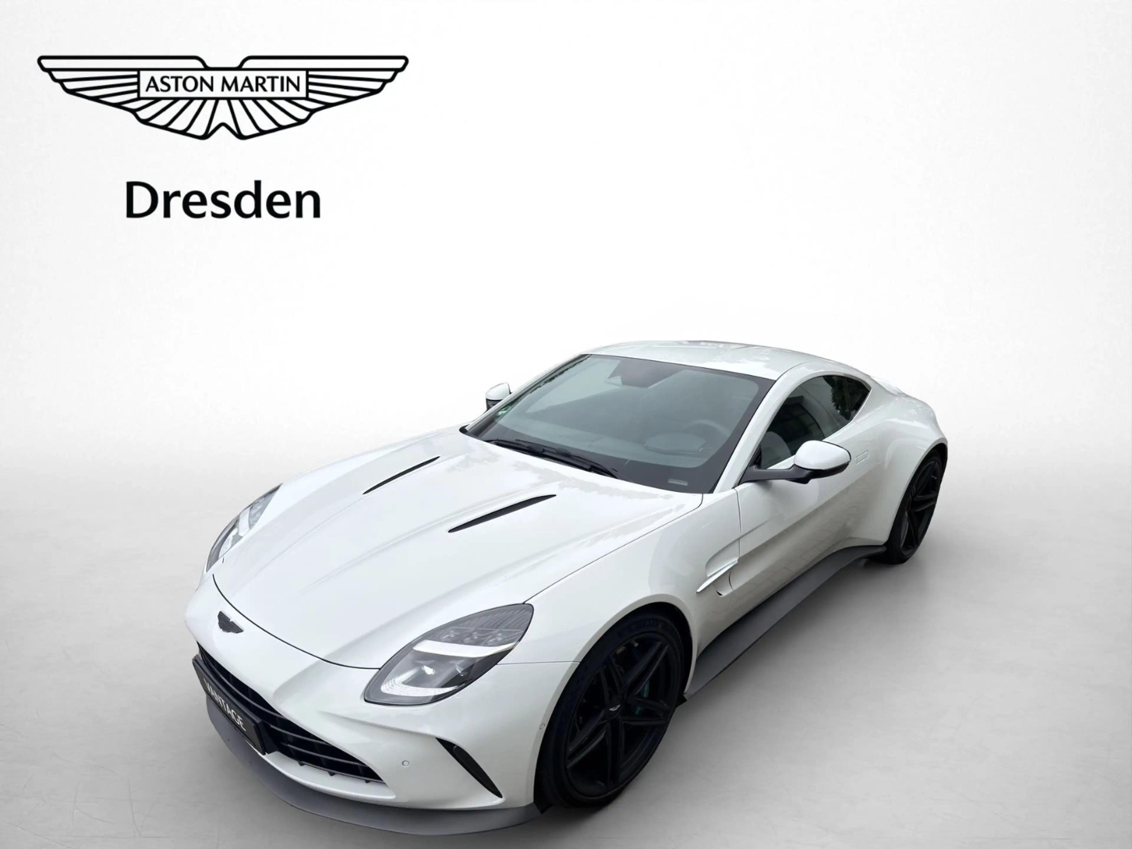 Aston Martin V8 MY25 — photo 10