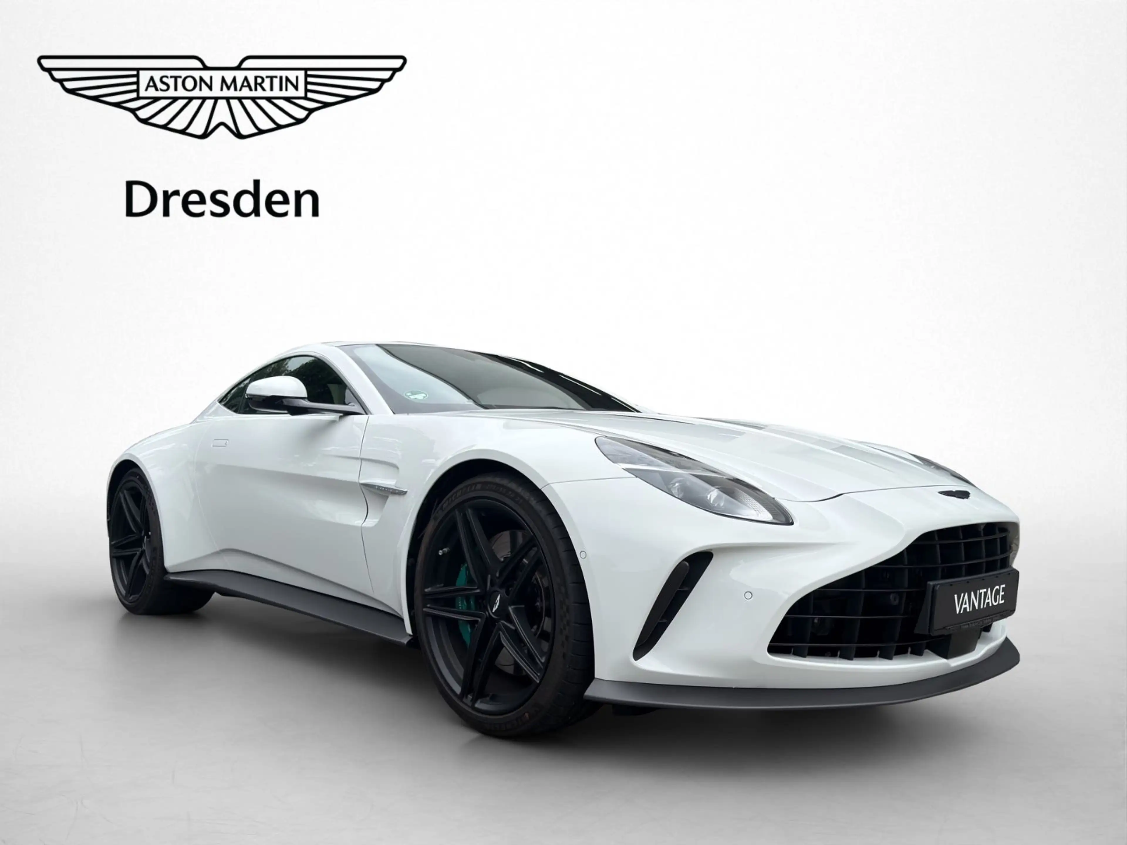 Aston Martin V8 MY25 — photo 8