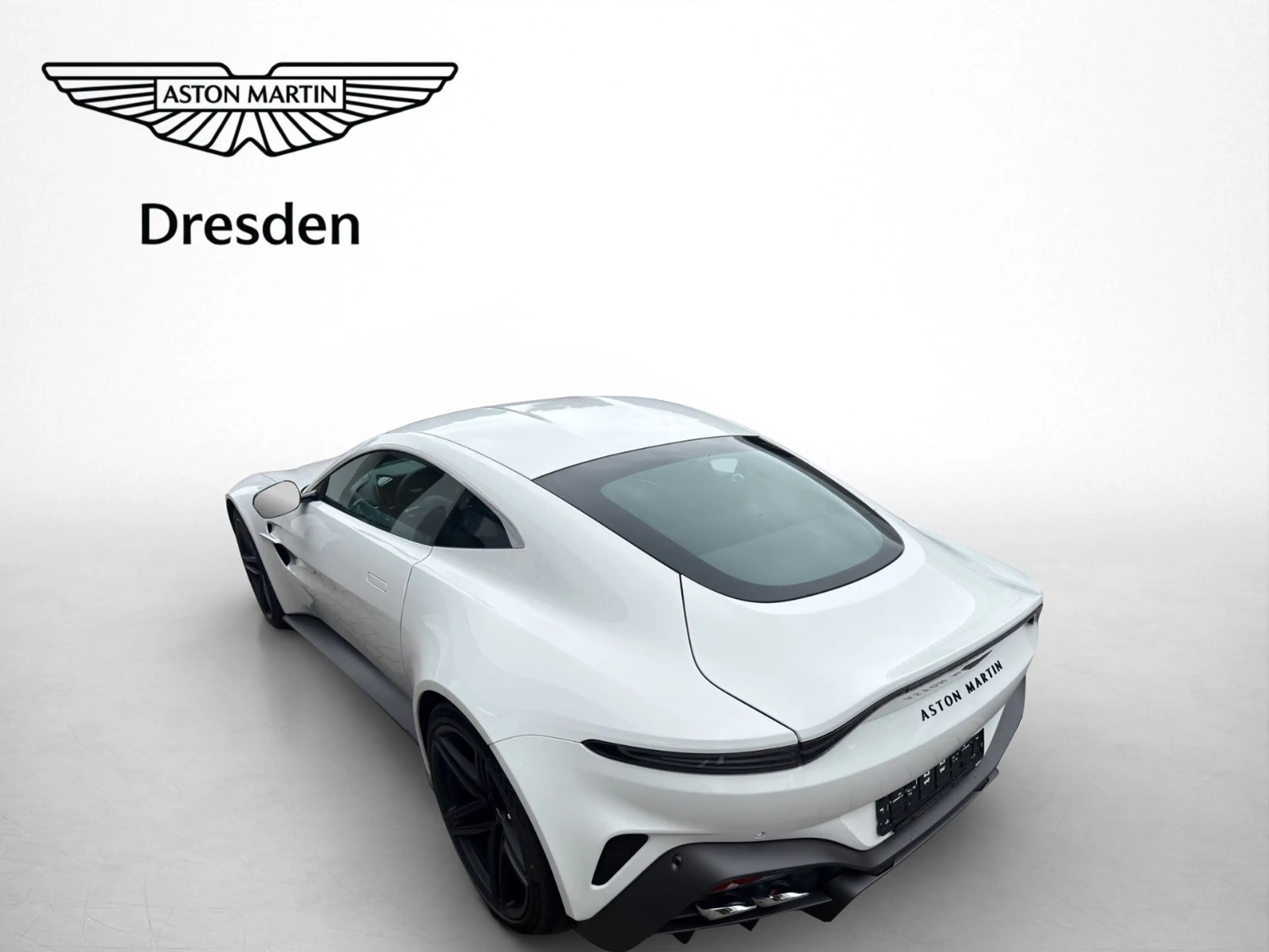 Aston Martin V8 MY25 — photo 9