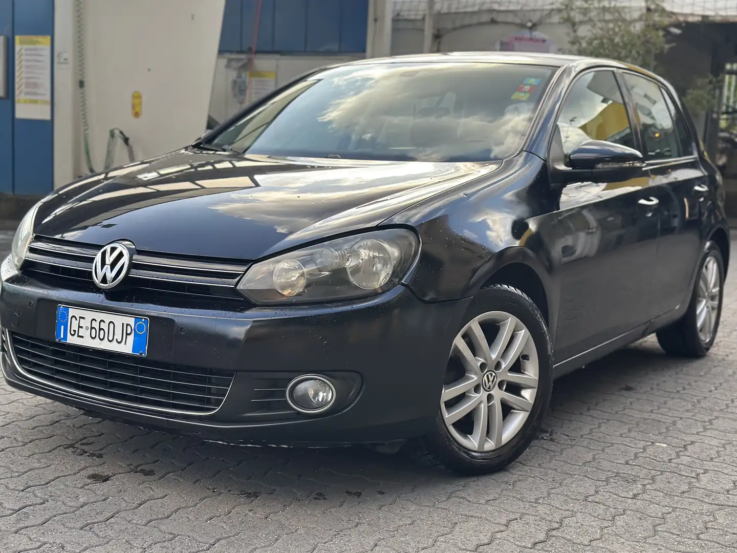 Volkswagen Golf 5p 1.6 tdi Highline - 1