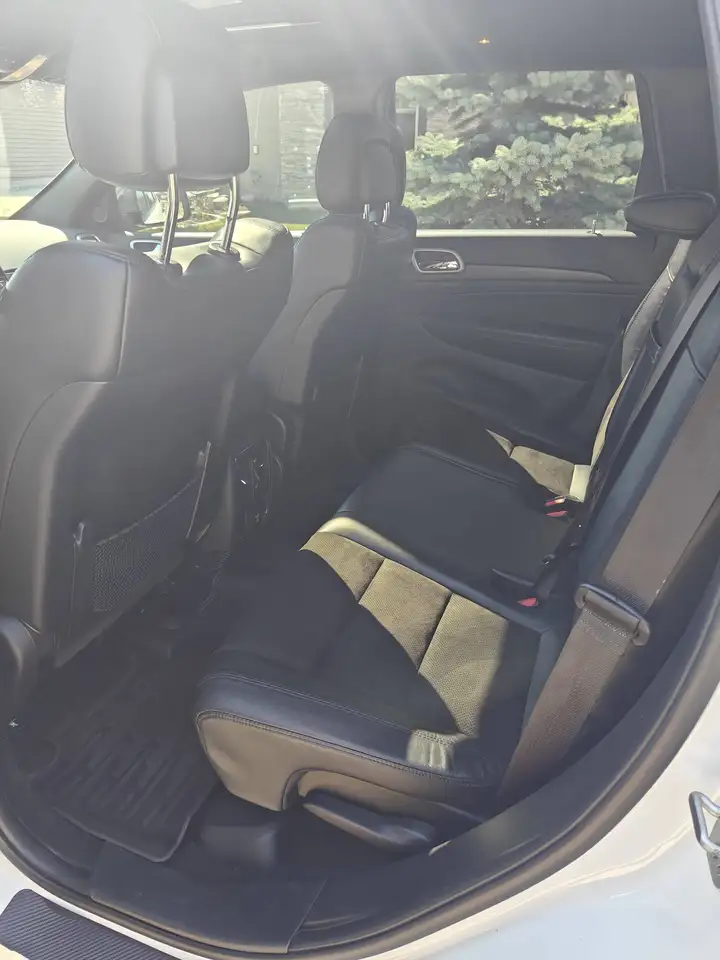 Jeep Grand Cherokee снимка Jeep Grand Cherokee
