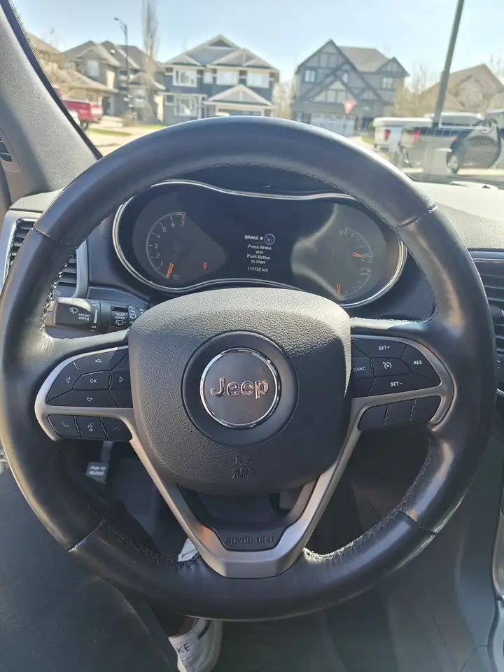 Jeep Grand Cherokee снимка Jeep Grand Cherokee