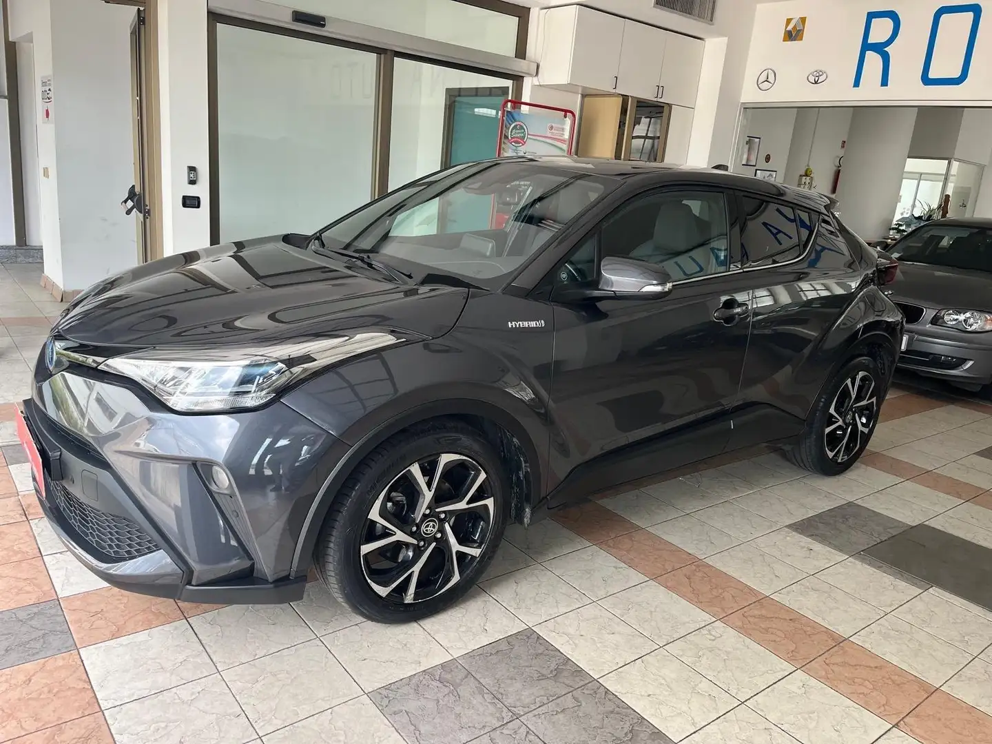 Toyota C-HR C-HR 1.8h Trend e-cvt ADATTA AI NEOPATENTATI Grigio - 1