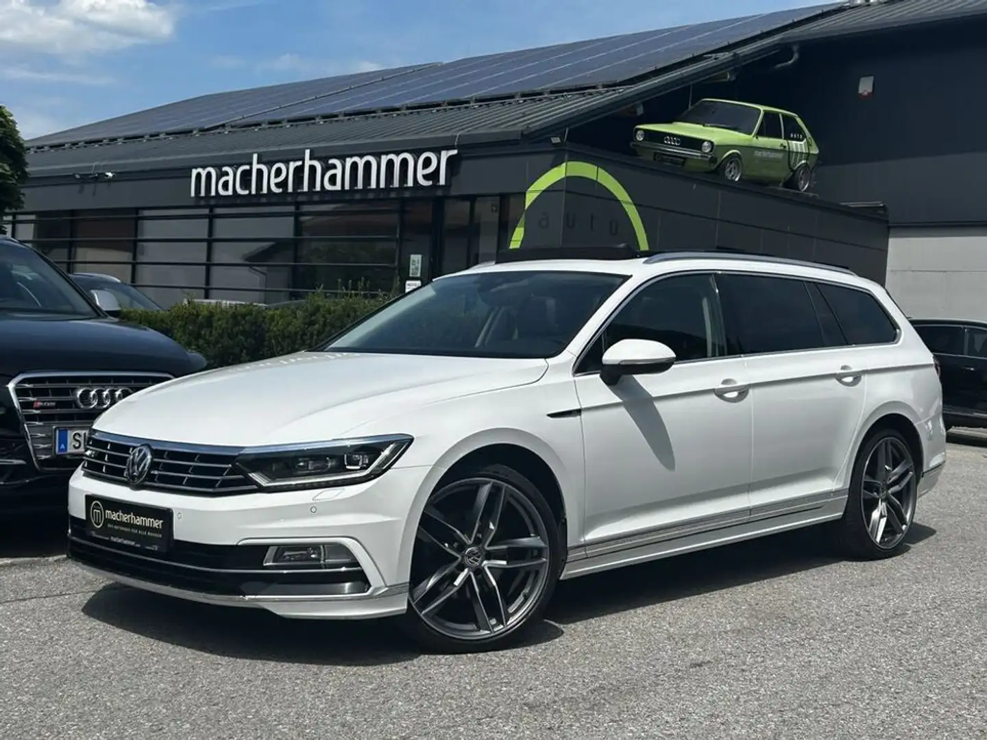 Volkswagen Passat Highline BMT DSG *ACC*LED*PANO*KEYLESS*20'' Schwarz - 1