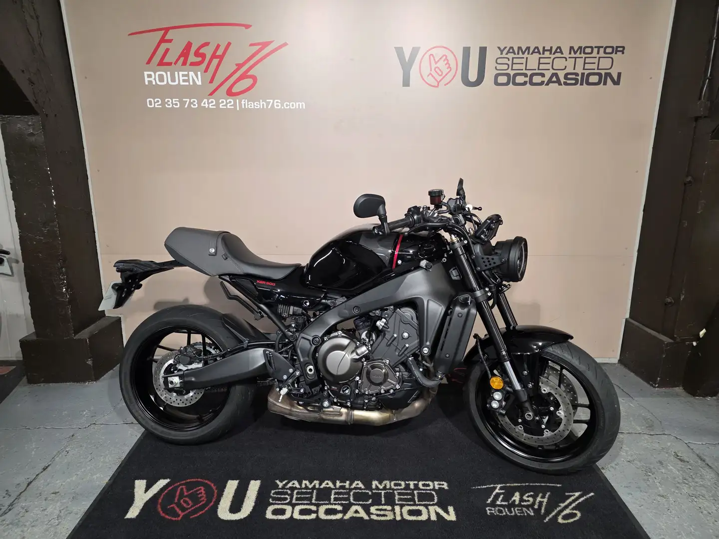 Yamaha XSR 900 Noir - 1
