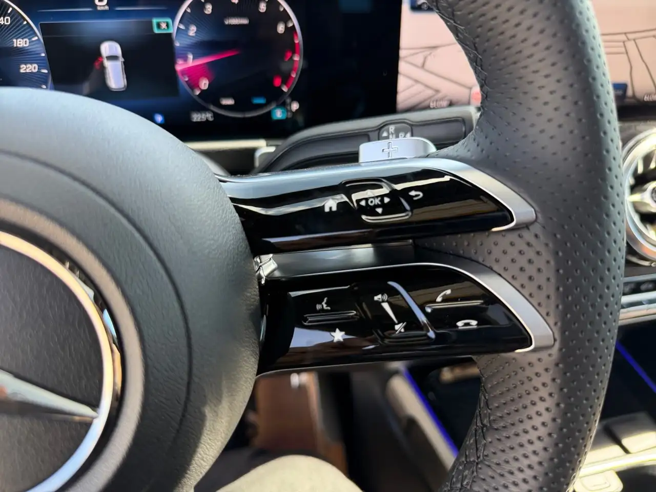 Mercedes-Benz GLB photo Mercedes-Benz GLB
