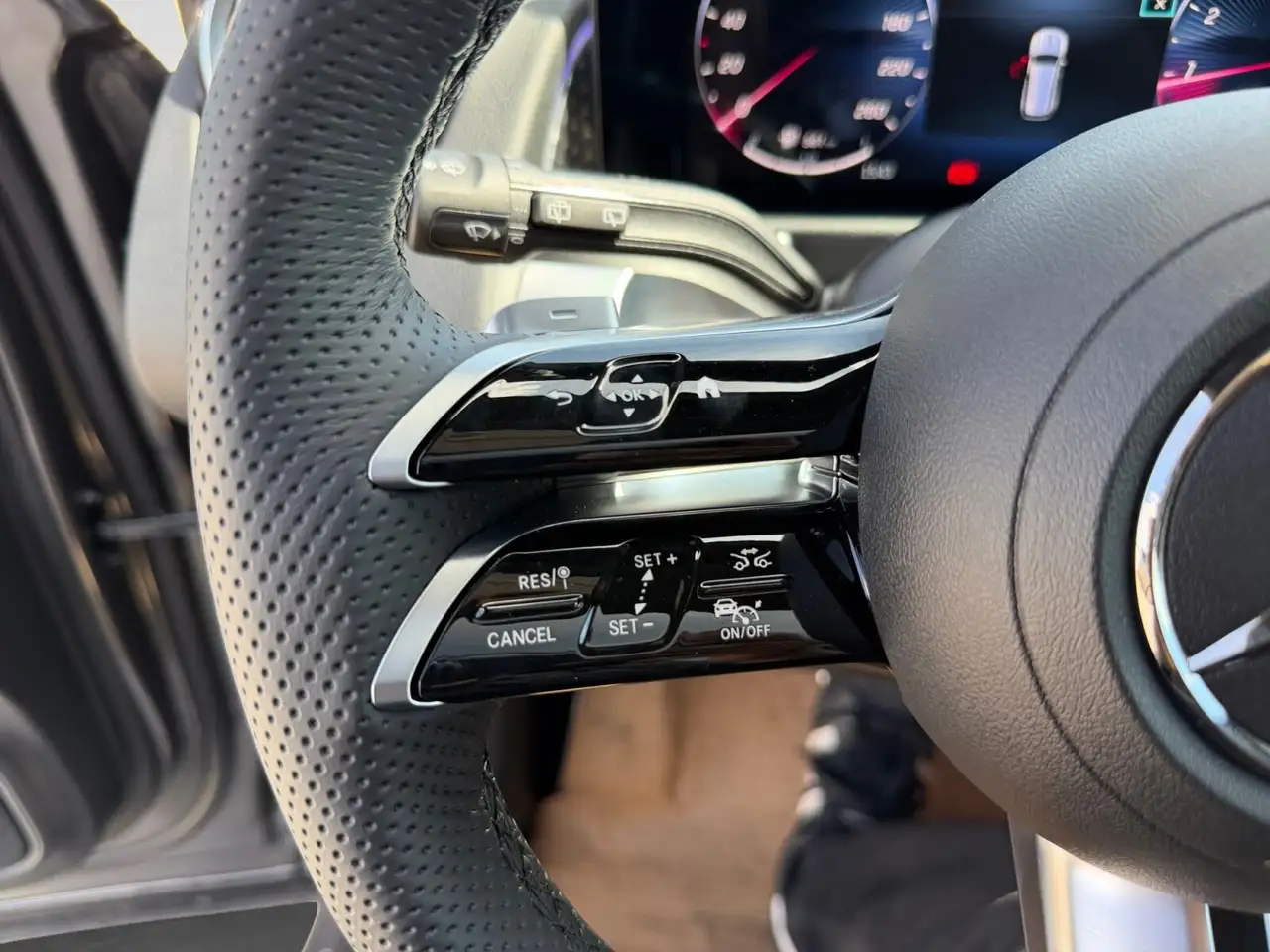 Mercedes-Benz GLB photo Mercedes-Benz GLB