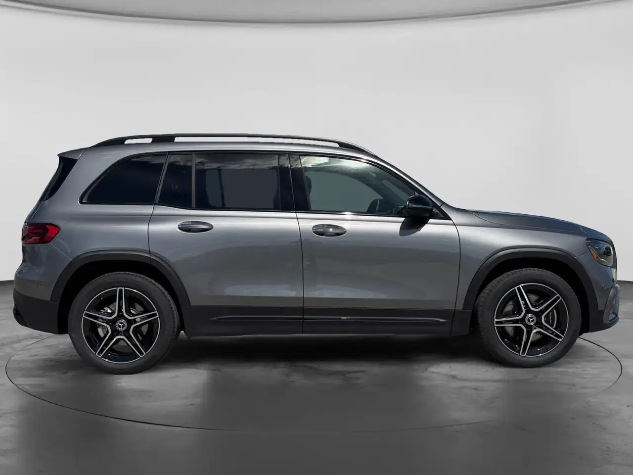 Mercedes-Benz GLB photo Mercedes-Benz GLB
