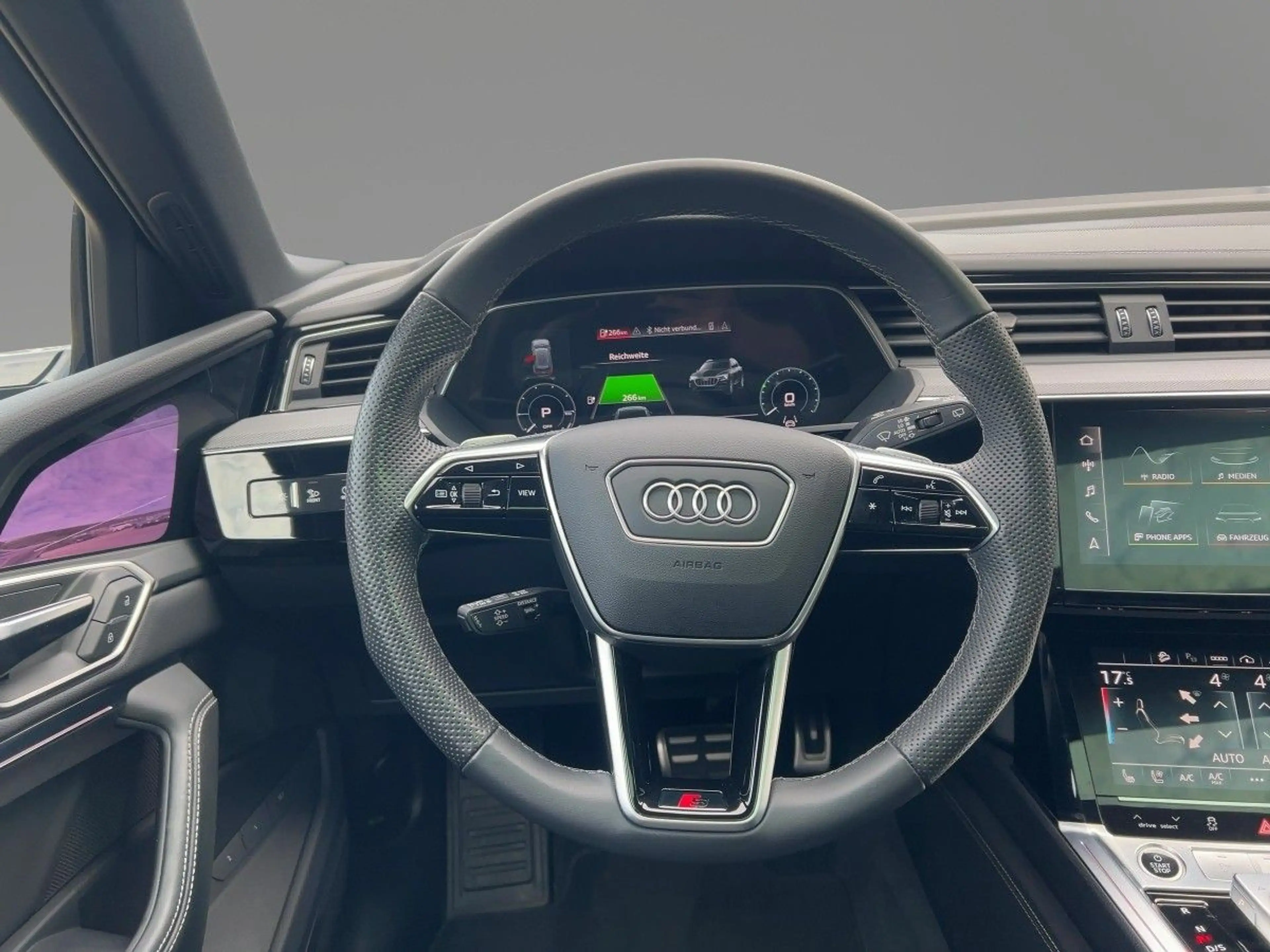 Audi Q8 e-tron 55 quattro S line B&O Navi LM22 Matrix — photo 11