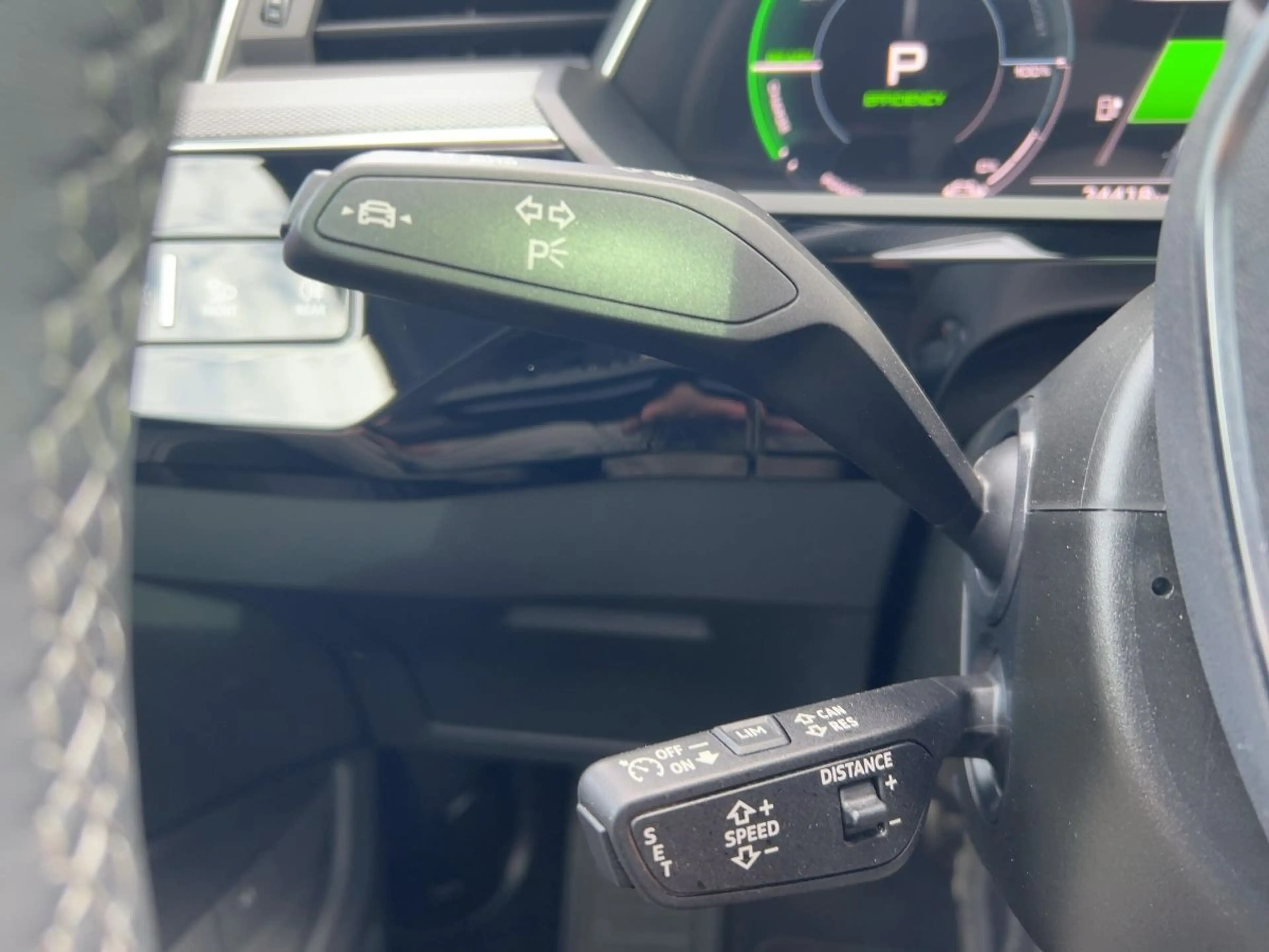 Audi Q8 e-tron 55 quattro S line B&O Navi LM22 Matrix — photo 15