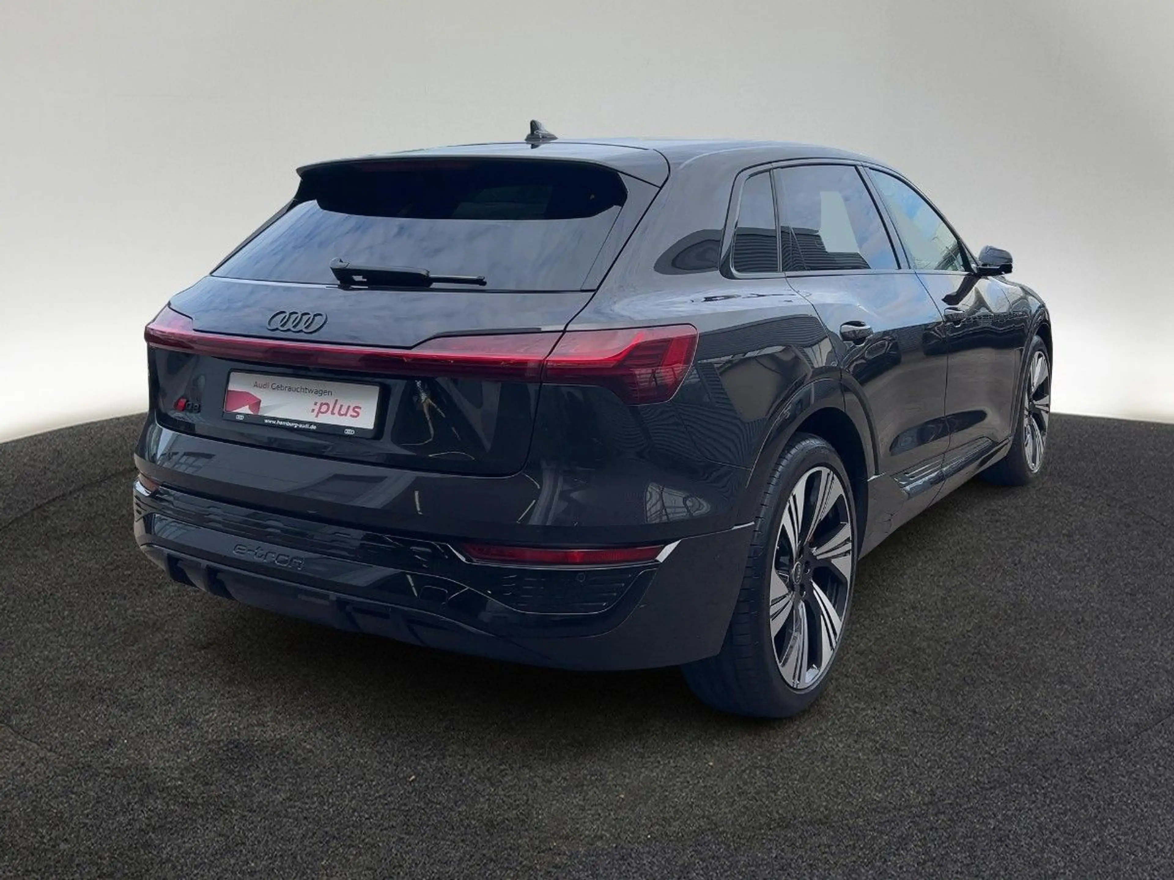 Audi Q8 e-tron 55 quattro S line B&O Navi LM22 Matrix — photo 5