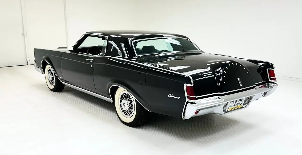 Lincoln Continental Mark III 2 Door Hardtop, foto 3