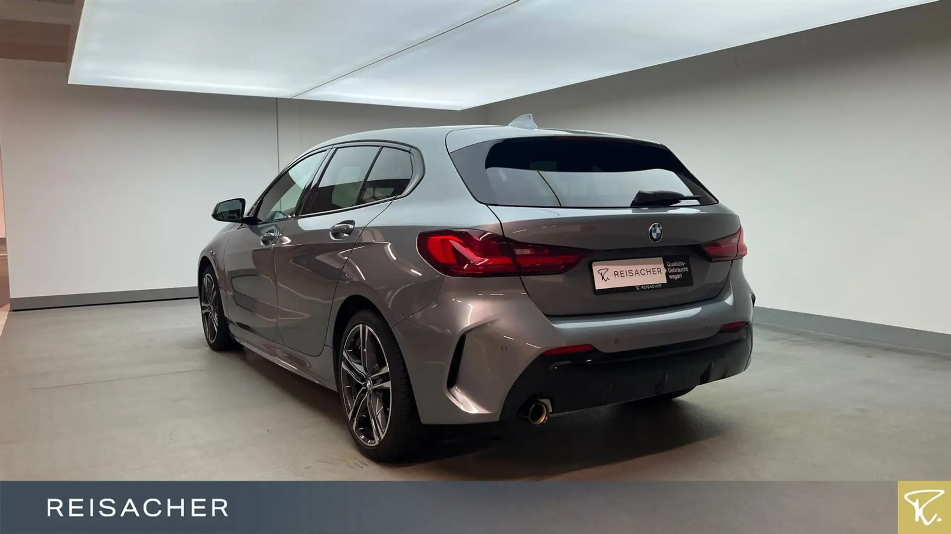 BMW 118 i M-Sport LCProf LkdHz elHk FLA Hifi Grau - 2