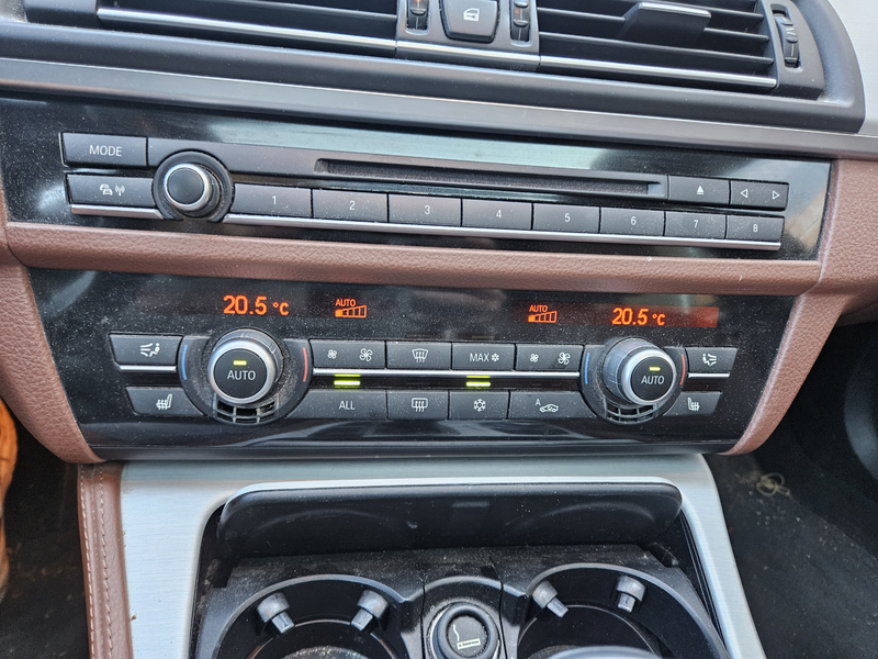 BMW 530 5-serie Touring 530d High Executive — photo 18
