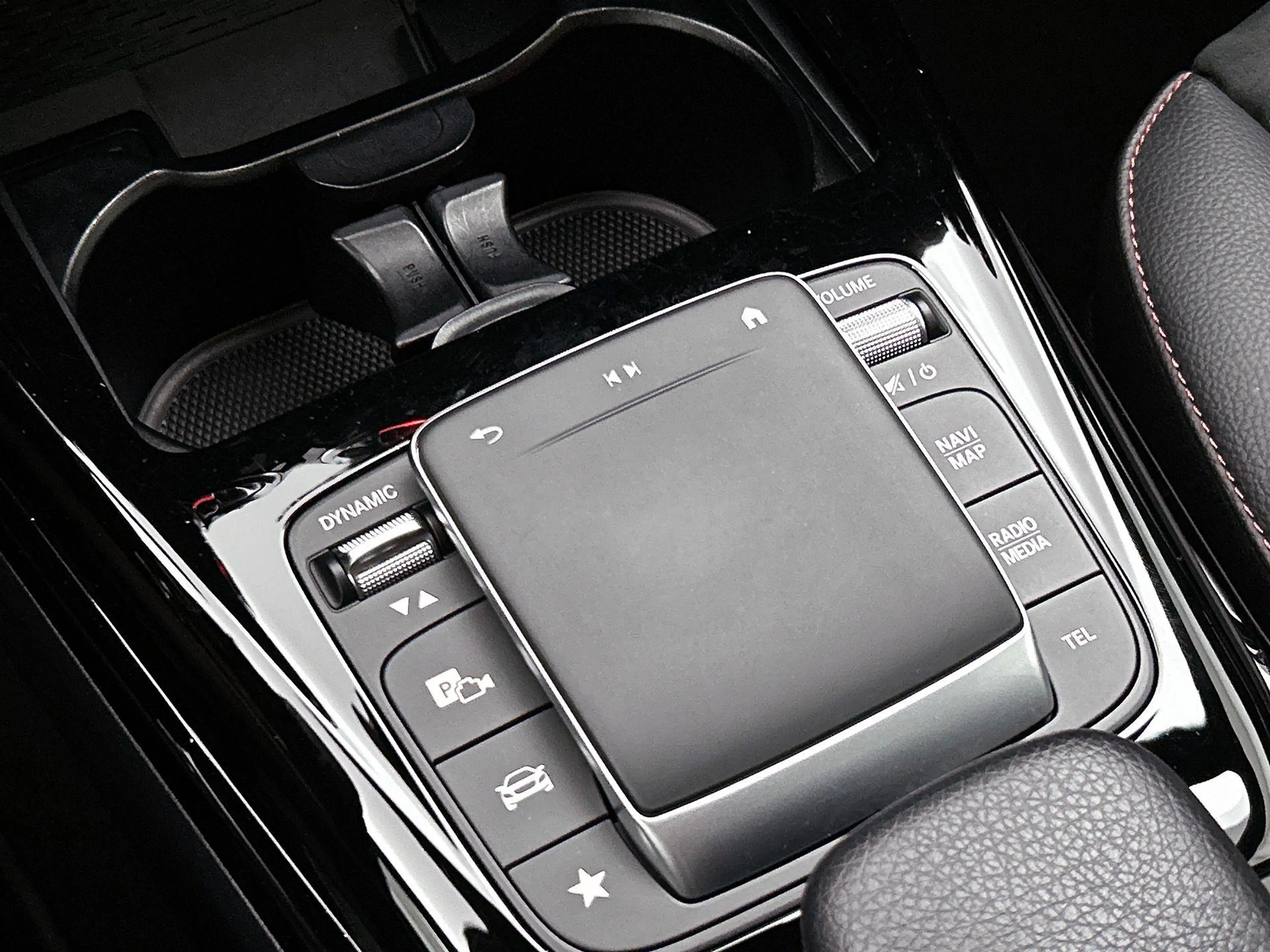 Mercedes-Benz A 35 AMG 4MATIC Premium Plus | WORDT VERWACHT | ACHTERUITRI — photo 7