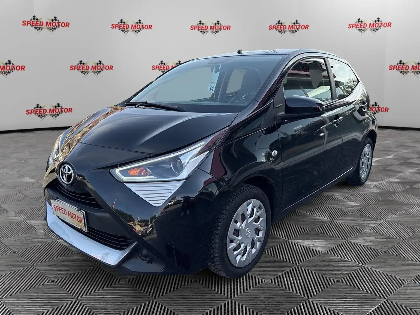 Toyota Aygo Connect 1.0 72 CV 5 porte x-play, RETROCAMERA Schwarz - 1