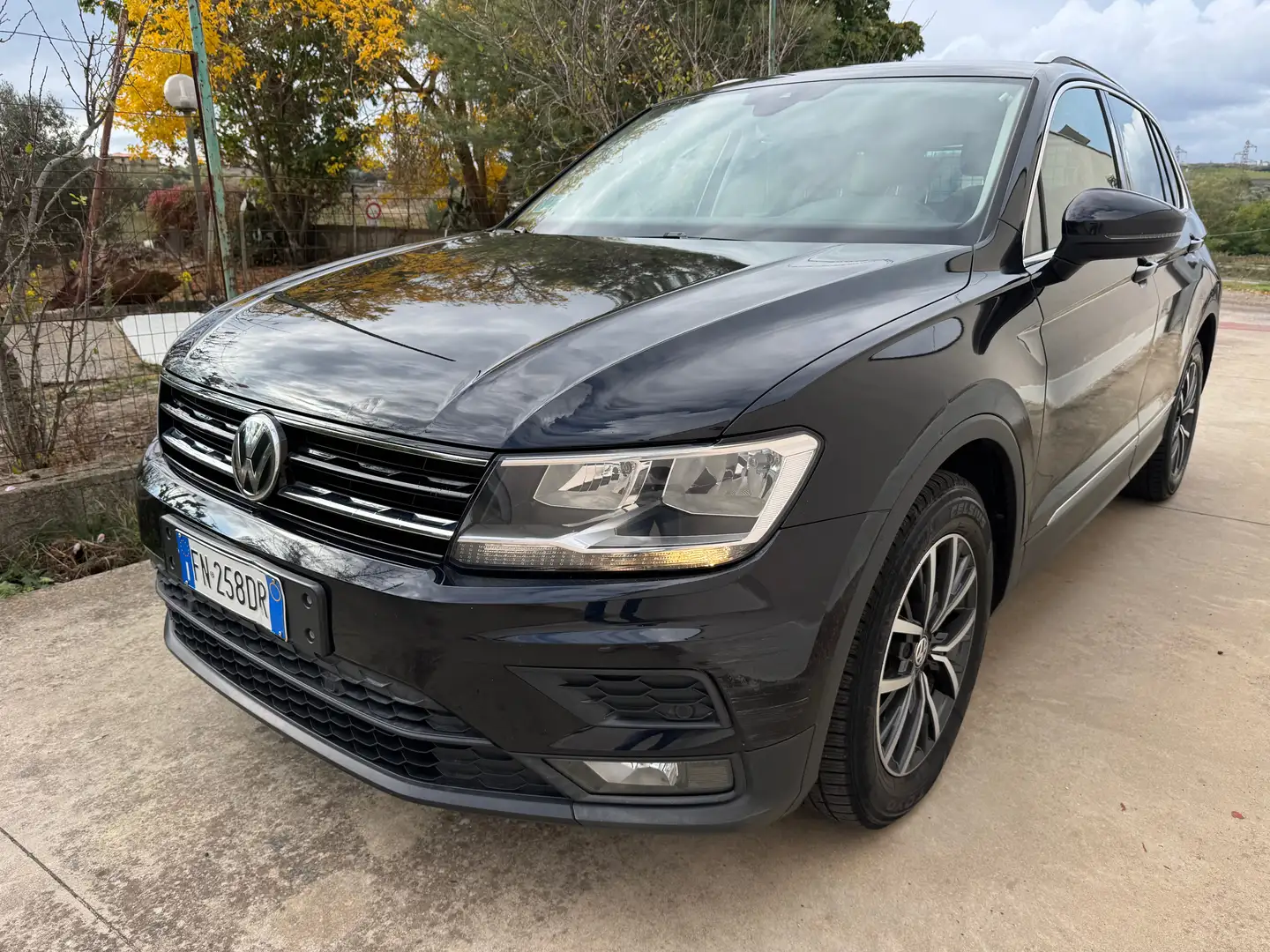 Volkswagen Tiguan Tiguan II 2016 2.0 tdi Business 150cv dsg Nero - 1