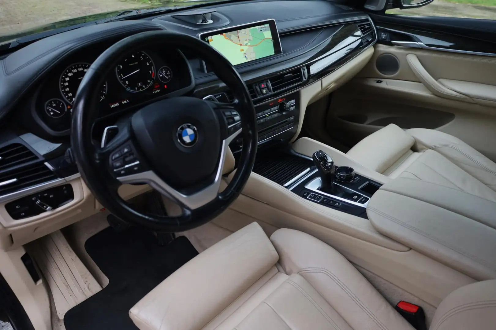 BMW X6 XDrive50i High Executive Aut. | Panorama | B&O Sou Brown - 2