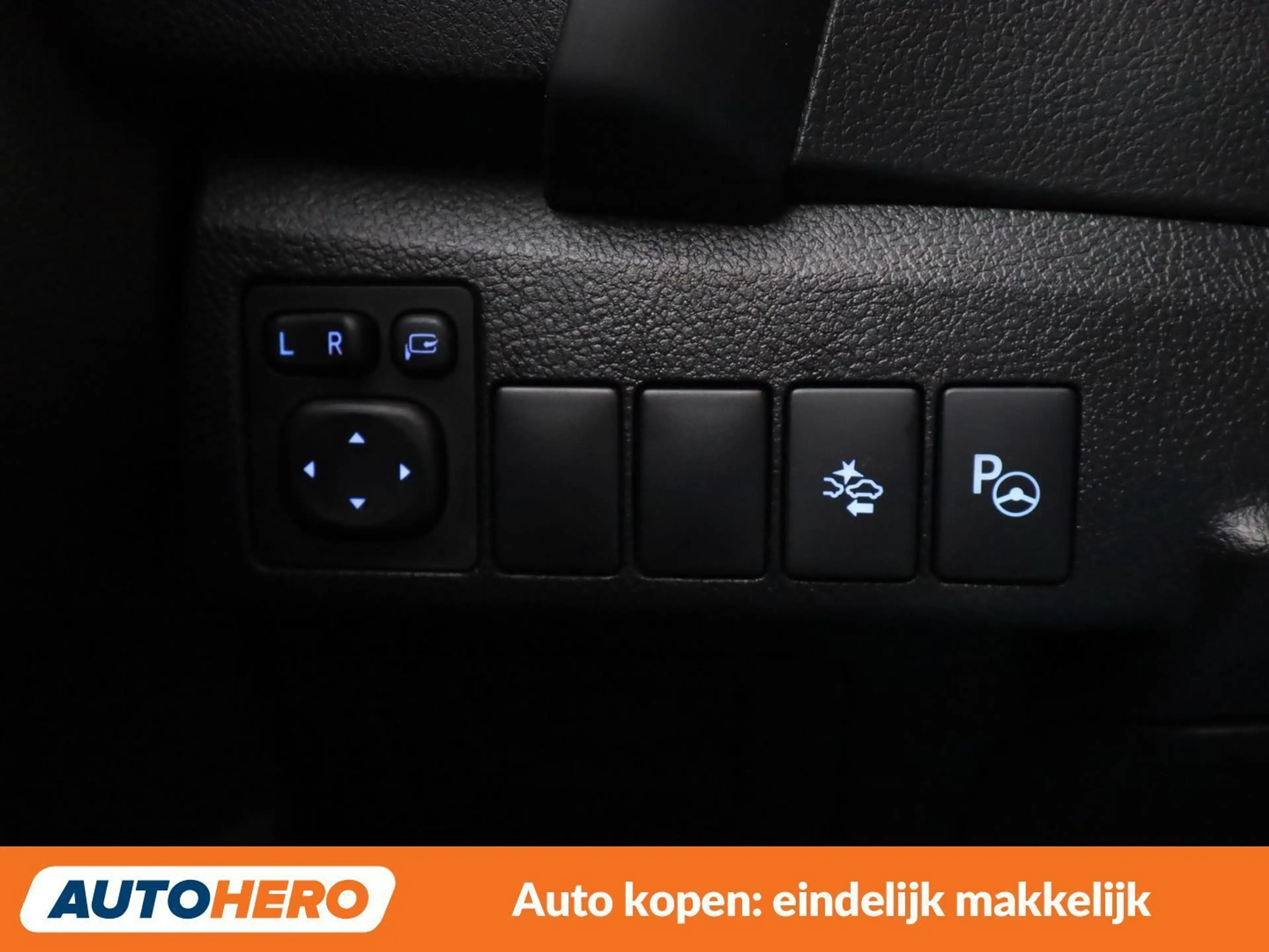 Toyota Auris 1.8 Hybrid Executive — photo 28