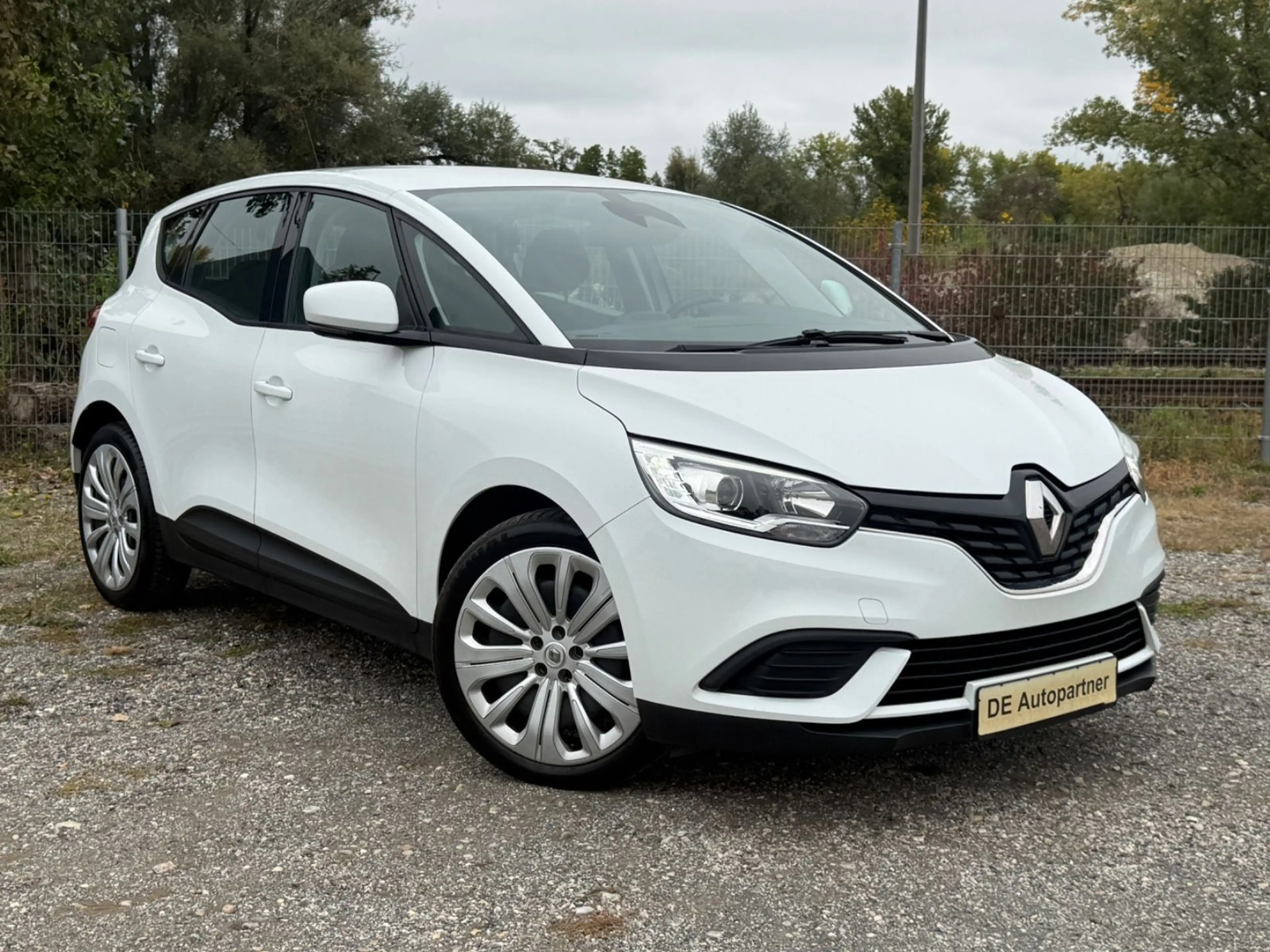 Renault Scenic IV Life 1.2 TCE*BT*Tempo*PDC*TÜV 03/28 — photo 2